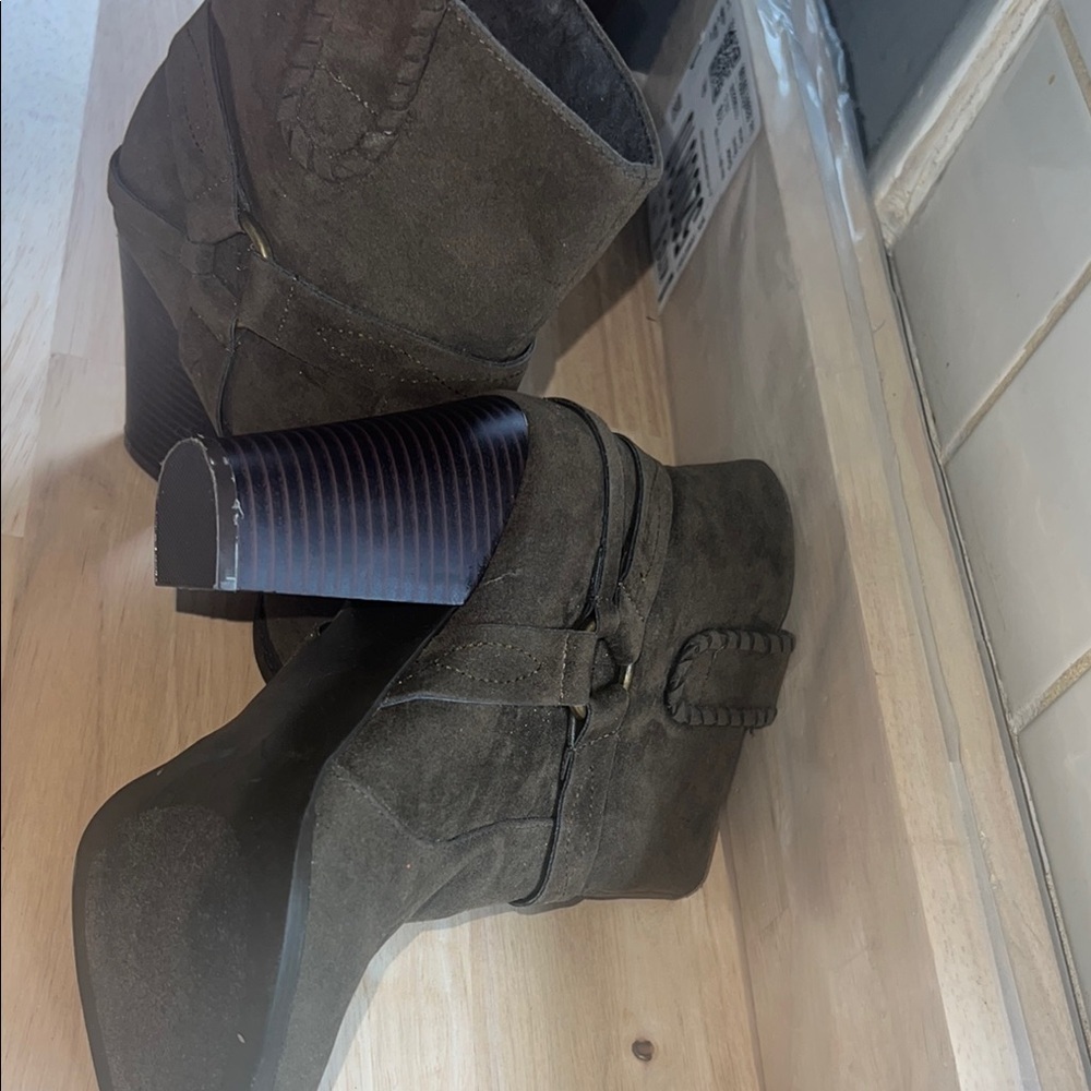 Shoe Dazzle Brown Heeled Boots - Picture 2 of 5